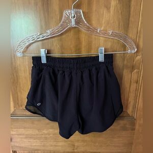 Black lulu shorts!